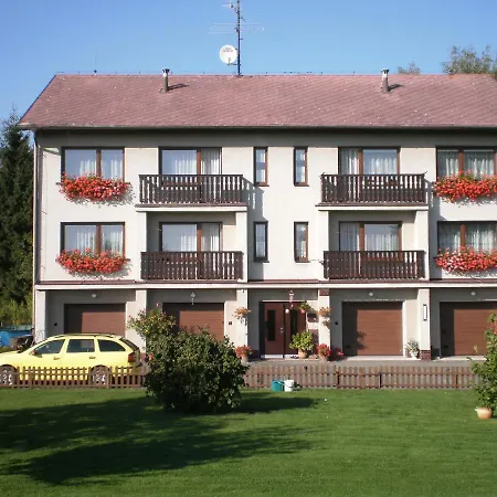Nad Vltavou Appartement Orlík